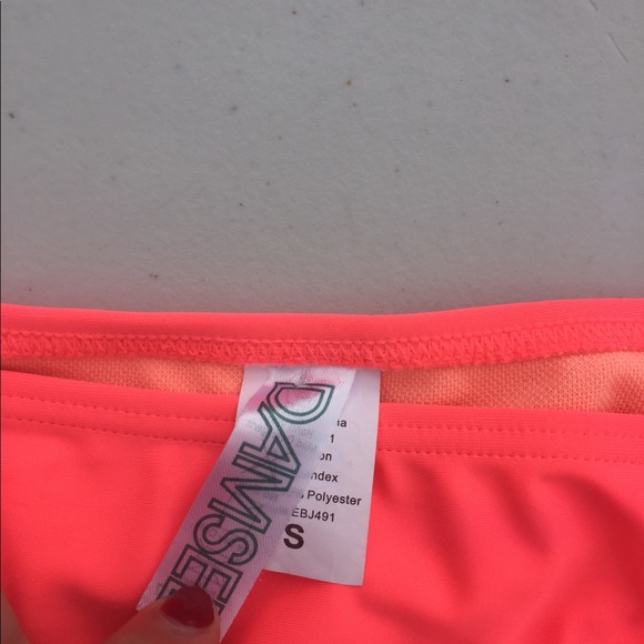 Bikini - Picture 2 of 4